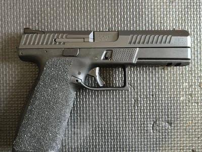CZ P10F - bardzo dobry stan, światłowodowa muszka
